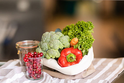 Obst, Salat, Gemüse, Getreide, Nüsse, Kräuter und Samen – in vielen dieser Lebensmittel stecken so viele Vitamine, Mineralien und Antioxidantien, dass sie als Superfoods bezeichnet werden. Copyright: WISAG, 2018