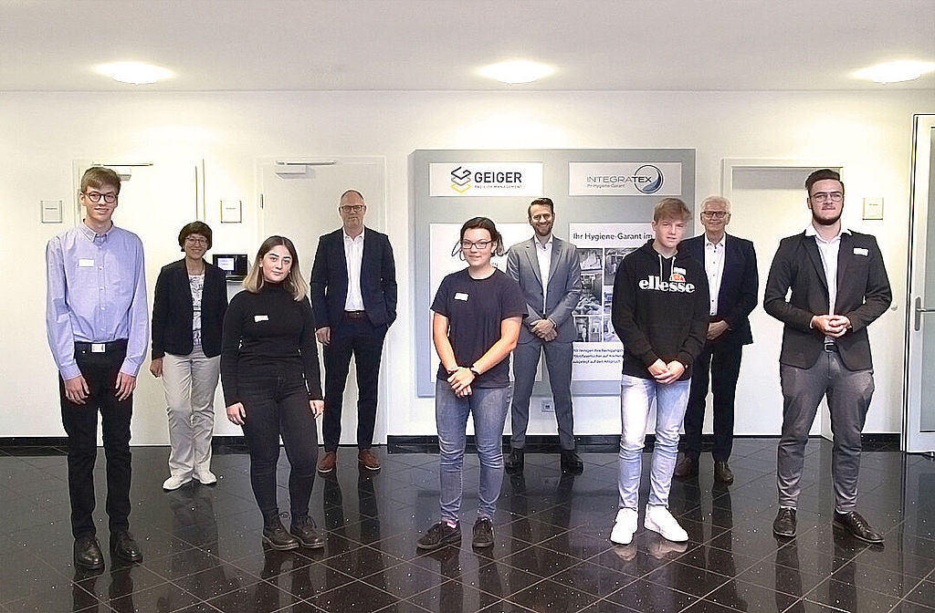 v.l.n.r. Marcel Vogt, Claudia Conrad, Didem Yavuz, Thomas Braun, Miriam Nejedli, Alexander Geiger, Jonas Settele, Ulrich Geiger, Luka Hörburger v.l.n.r. Marcel Vogt, Claudia Conrad, Didem Yavuz, Thomas Braun, Miriam Nejedli, Alexander Geiger, Jonas Settele, Ulrich Geiger, Luka Hörburger