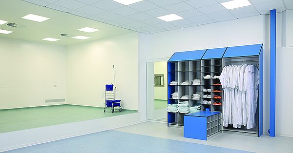 Das neue Reinraum-Trainingszentrum ermöglicht die direkte Verknüpfung von Theorie und Praxis. (Bild: Piepenbrock Unternehmensgruppe GmbH + Co. KG)