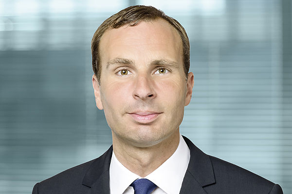 Wolf-Dieter Adlhoch wird neuer Sprecher des Vorstandes bei der Dussmann Group.