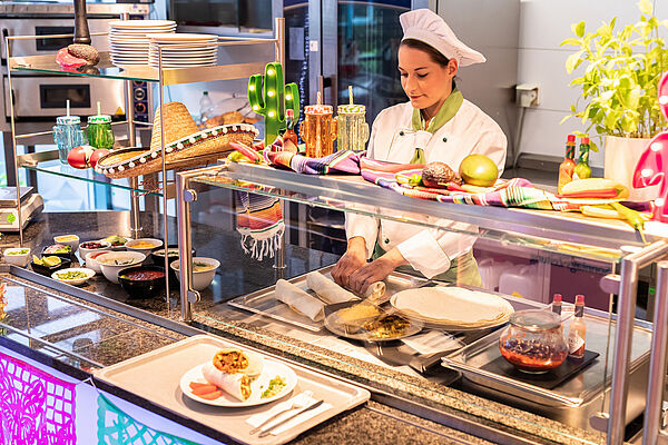 Unter dem Motto "Fiesta Mexicana" serviert die WISAG Catering ihren Tischgästen im Aktionszeitraum August und September vielfältige Tortillavariationen. Bildrechte: WISAG