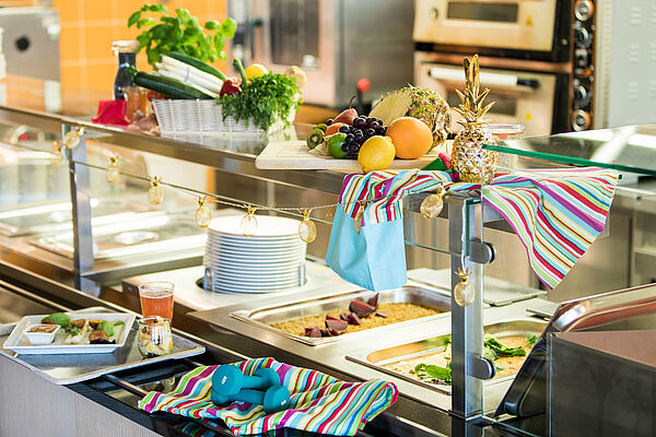 Unter dem sportlichen Motto „Funky Lunch: Feel Fit“ stimmt die WISAG Catering ihre Tischgäste auf den Sommer ein. Unter dem sportlichen Motto „Funky Lunch: Feel Fit“ stimmt die WISAG Catering ihre Tischgäste auf den Sommer ein.