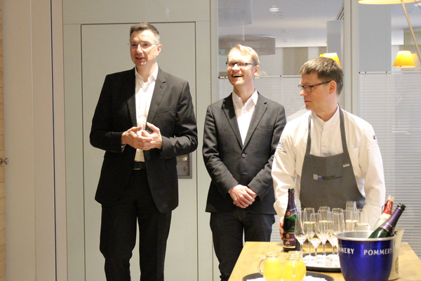 v.l.n.r Steffen Strohbach, Director HR Service Operations CE bei Sodexo, Michael Nolte, Training Coordinator DACH bei Sodexo und Detlev Ueter, Bereichsleiter gastronomisches Bildungszentrum Koblenz Bildquelle: Sodexo
