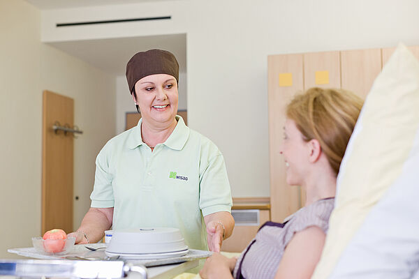 Care Catering: Die Verpflegung von Gesundheitseinrichtungen baute die WISAG 2012 deutlich aus (Quelle: WISAG) 